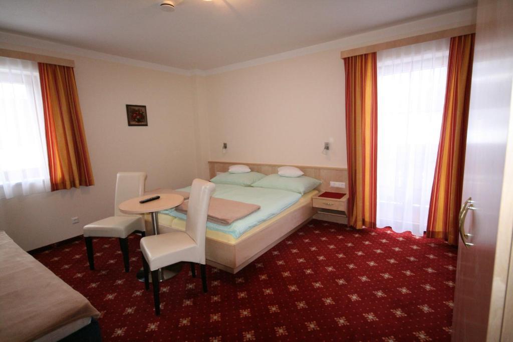 Pension Thorerhof Haus im Ennstal Δωμάτιο φωτογραφία