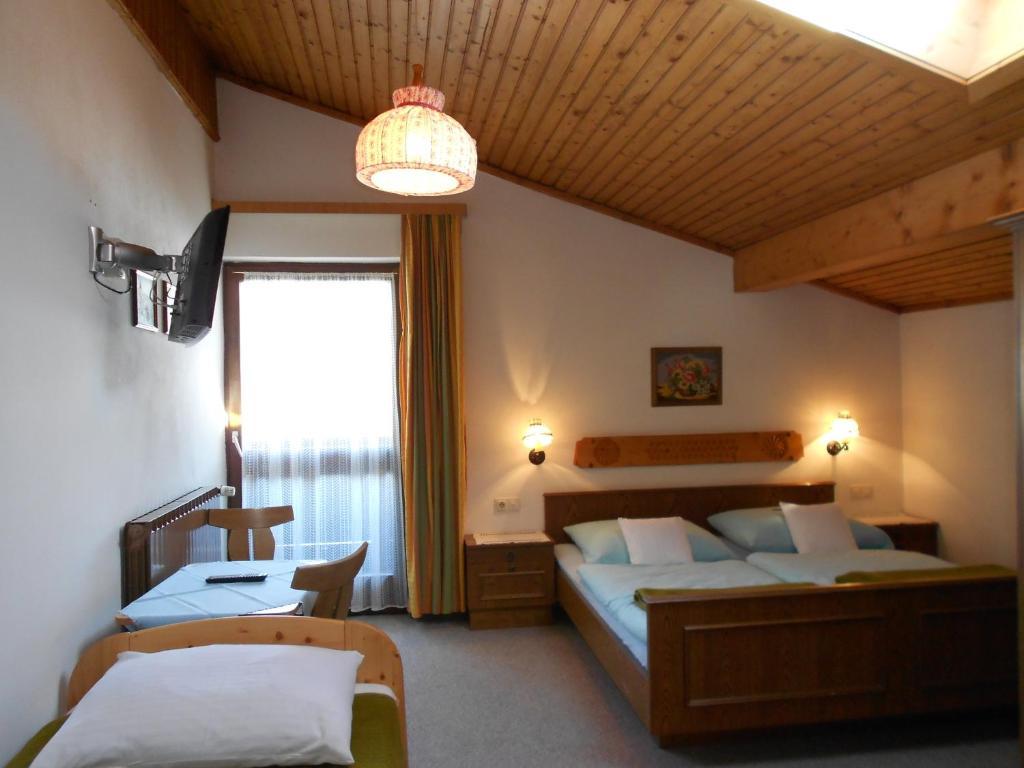 Pension Thorerhof Haus im Ennstal Δωμάτιο φωτογραφία